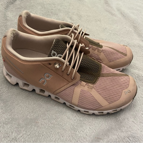 On Running Cloud Low Top Sneaker Shoes Size 7.5 - Picture 4 of 11